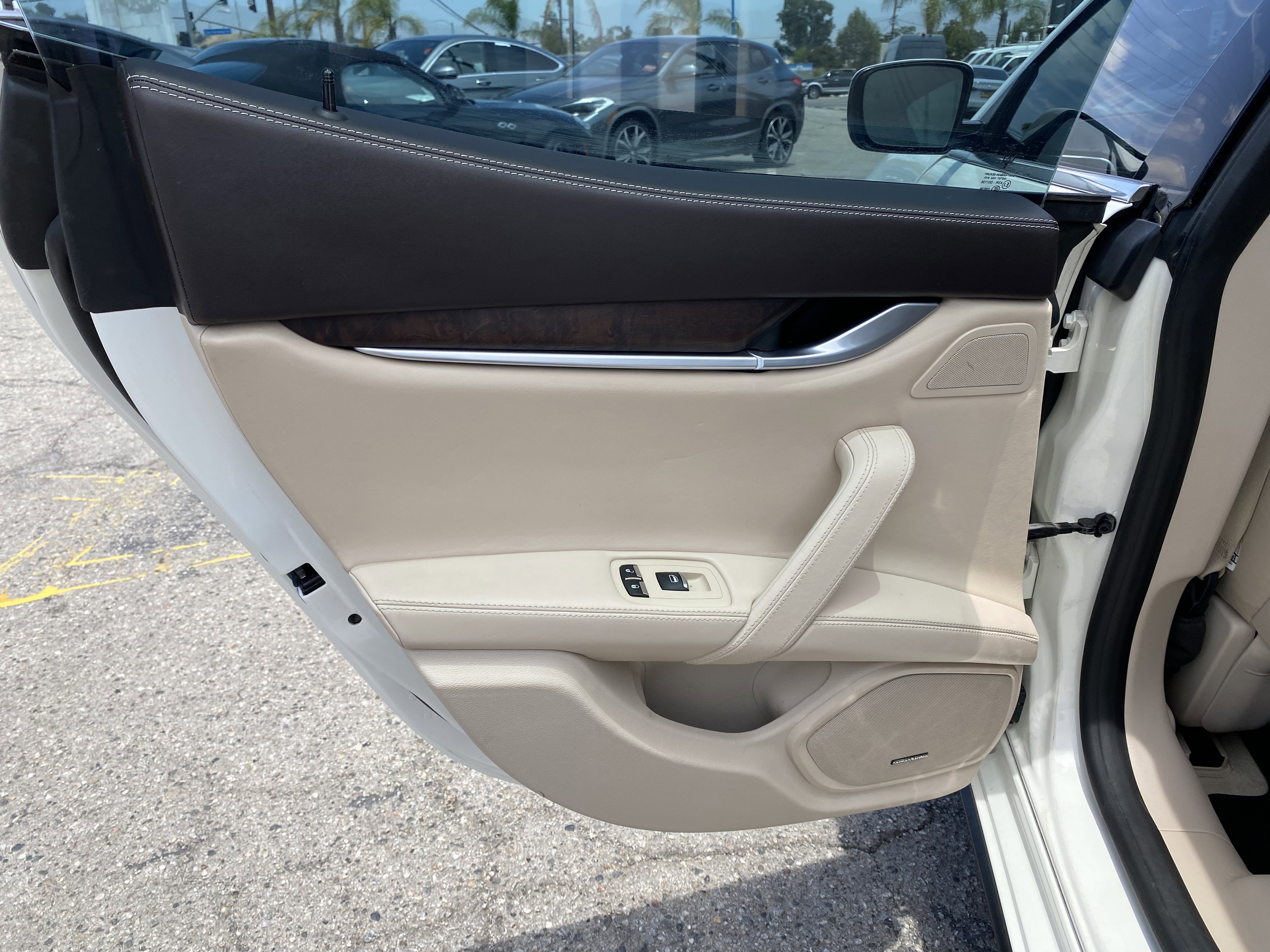Used 2016 Maserati Ghibli RWD image 19