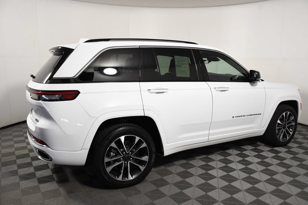 Used 2022 Jeep Grand Cherokee Overland AWD/4WD image 7