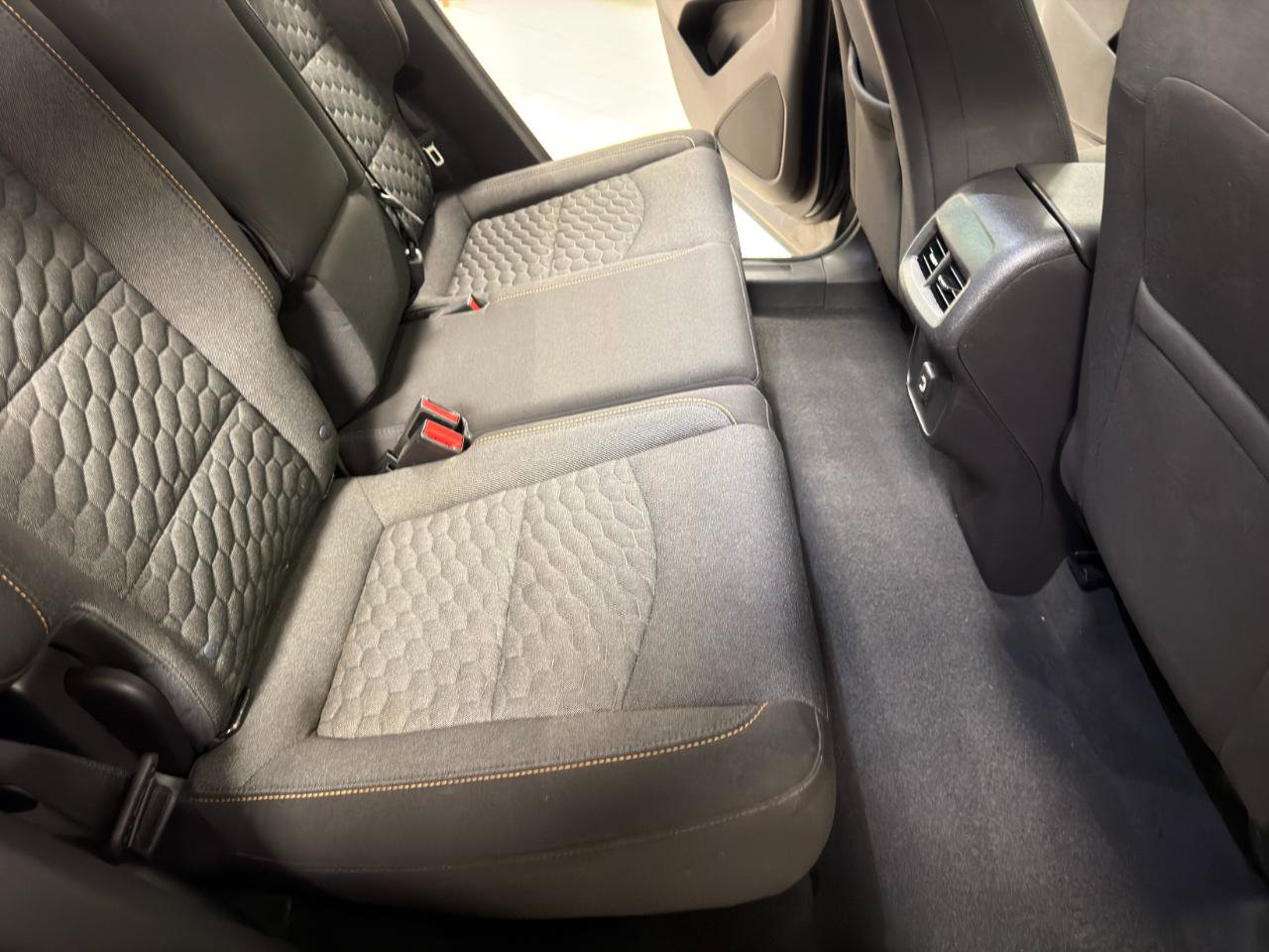 Used 2020 Chevrolet Equinox LT FWD image 29