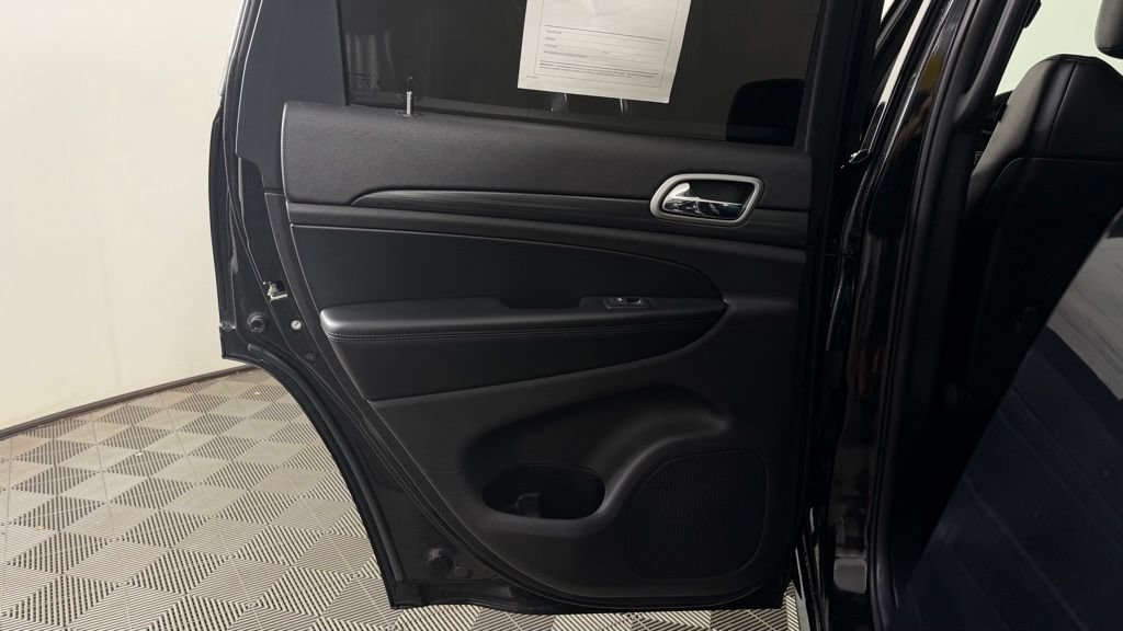 Used 2019 Jeep Grand Cherokee Altitude AWD/4WD image 29