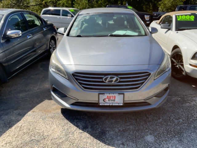 Used 2017 Hyundai Sonata SE w/ Cargo Package FWD image 2