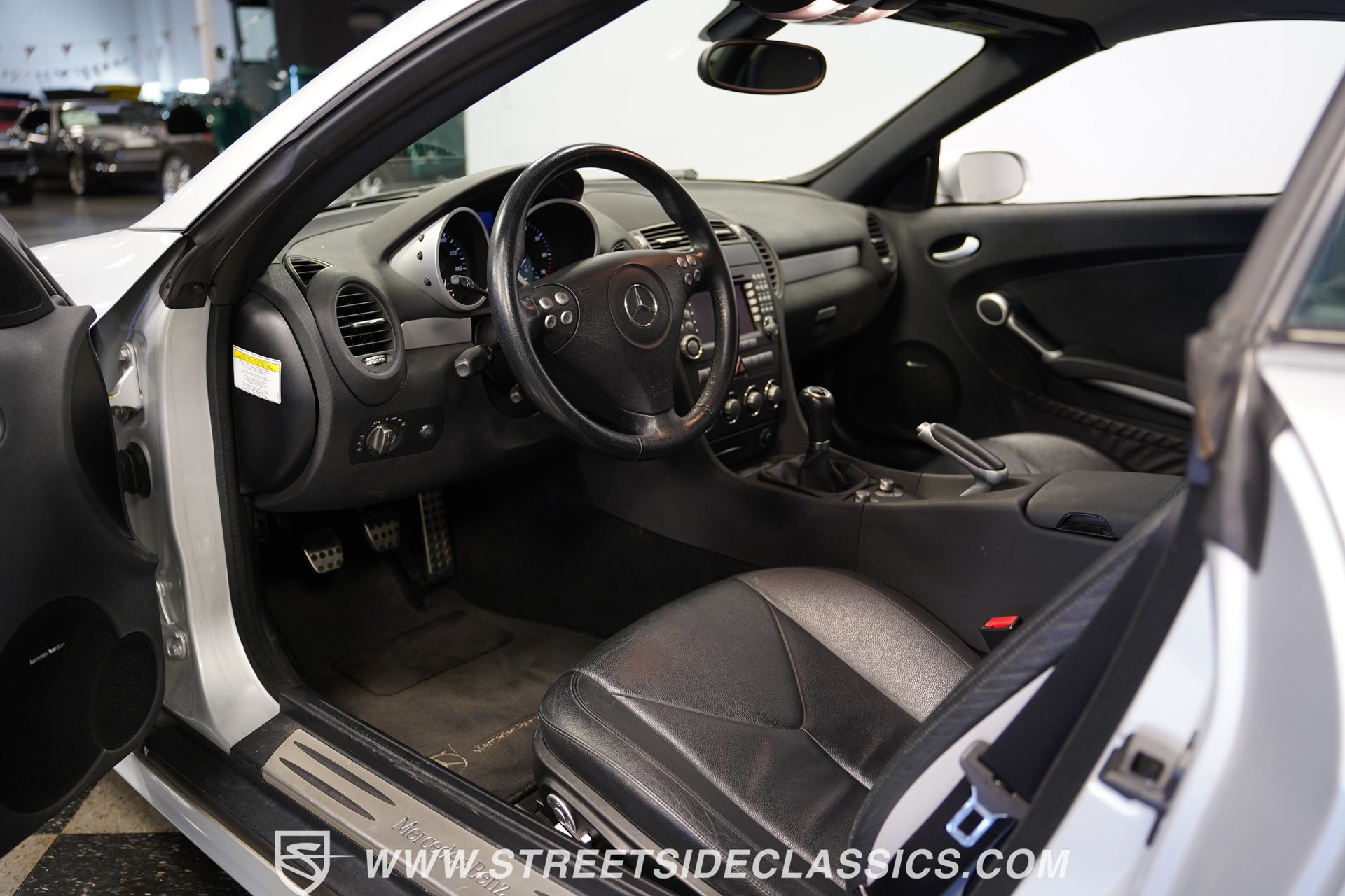 Used 2006 Mercedes-Benz SLK 350 image 4