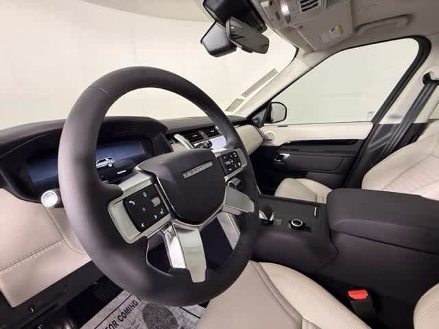 New 2026 Land Rover Discovery S AWD/4WD image 4