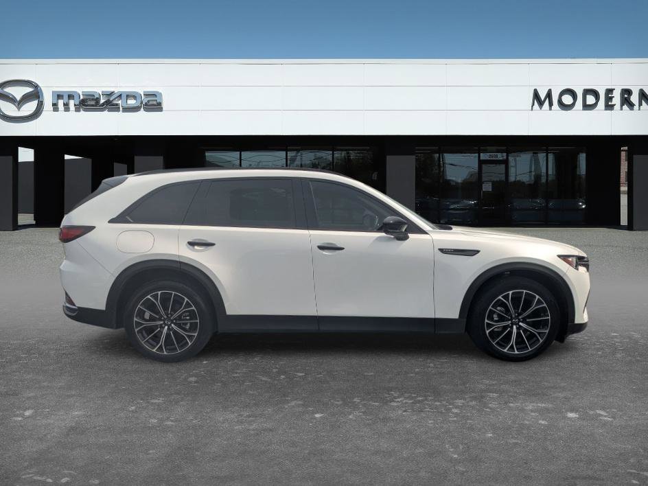 Certified 2025 MAZDA CX-70 Plug-In Hybrid w/ Premium Plus AWD/4WD image 4