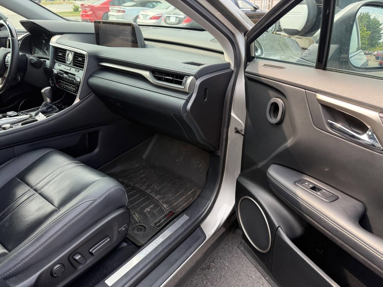 Used 2017 Lexus RX 450h AWD image 15