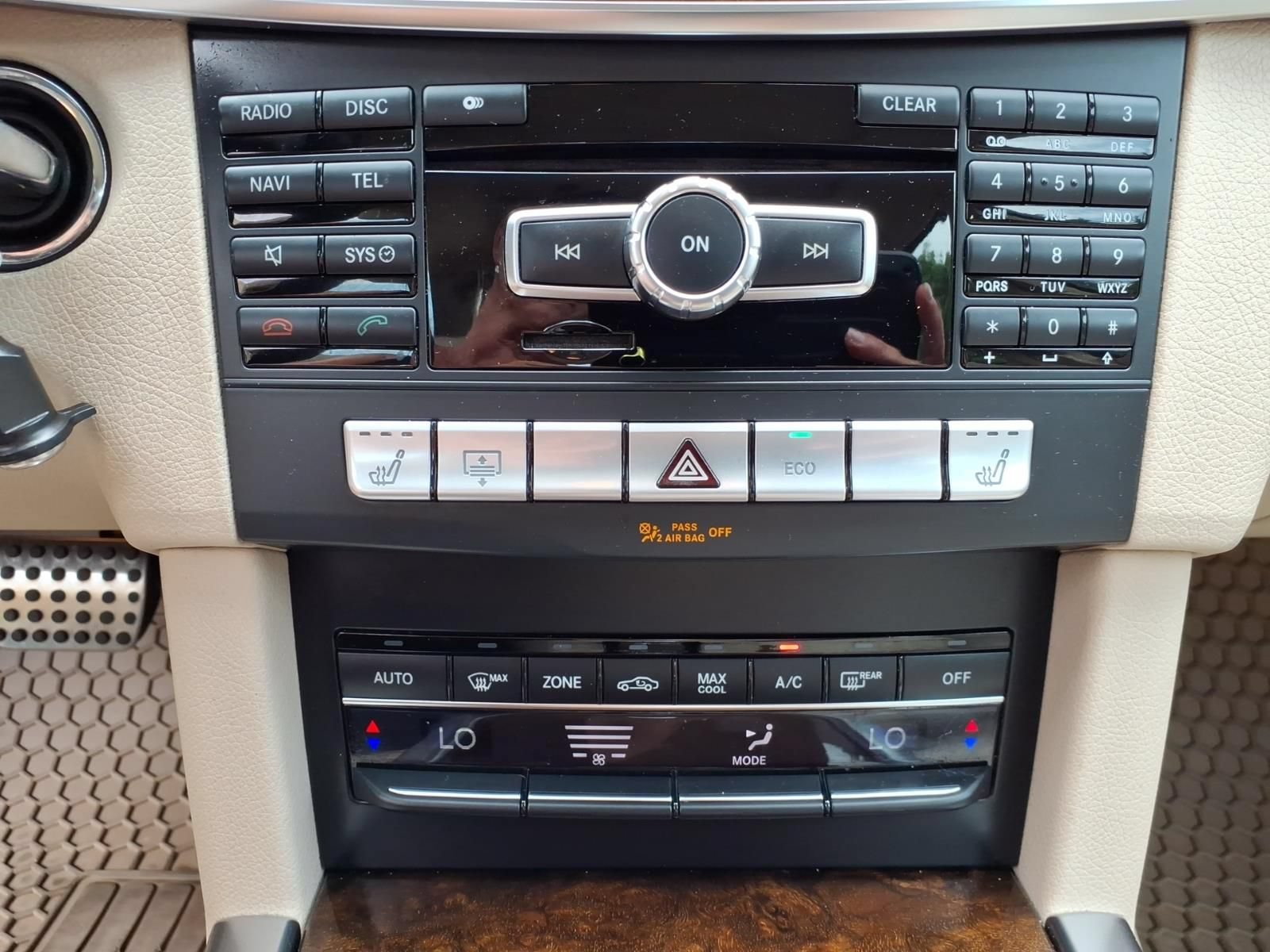 Used 2014 Mercedes-Benz E 350 4MATIC Sedan image 26