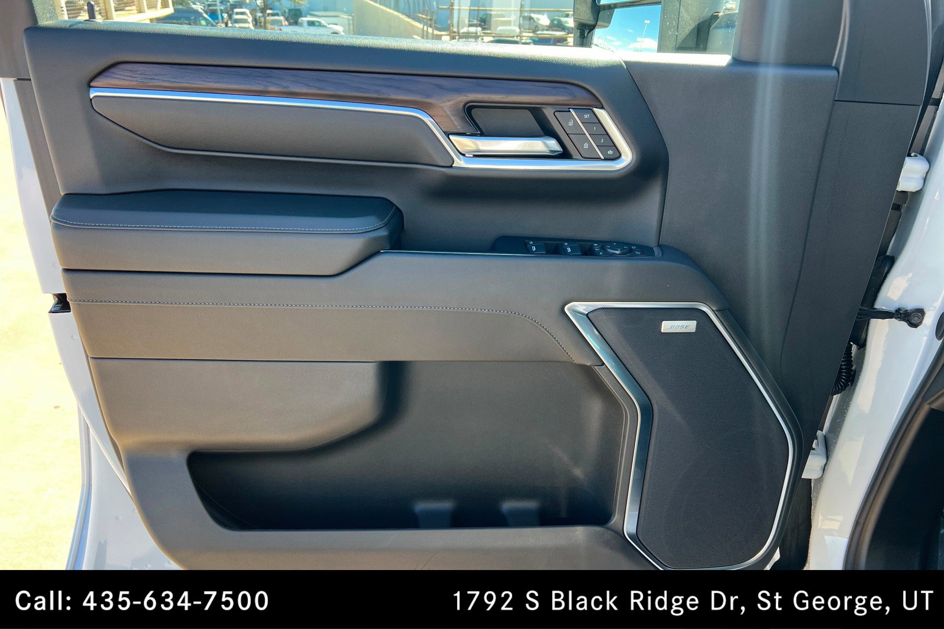 Used 2024 GMC Sierra 2500 SLT w/ SLT Premium Package image 14