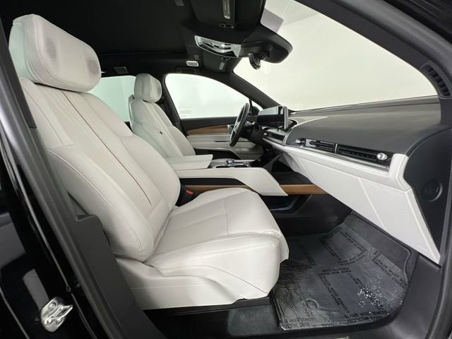 Used 2026 Cadillac Vistiq Sport image 29