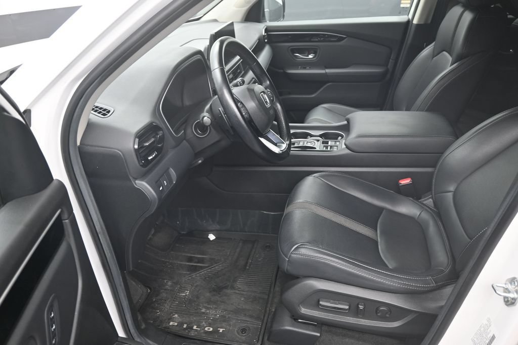 Used 2025 Honda Pilot EX-L image 10