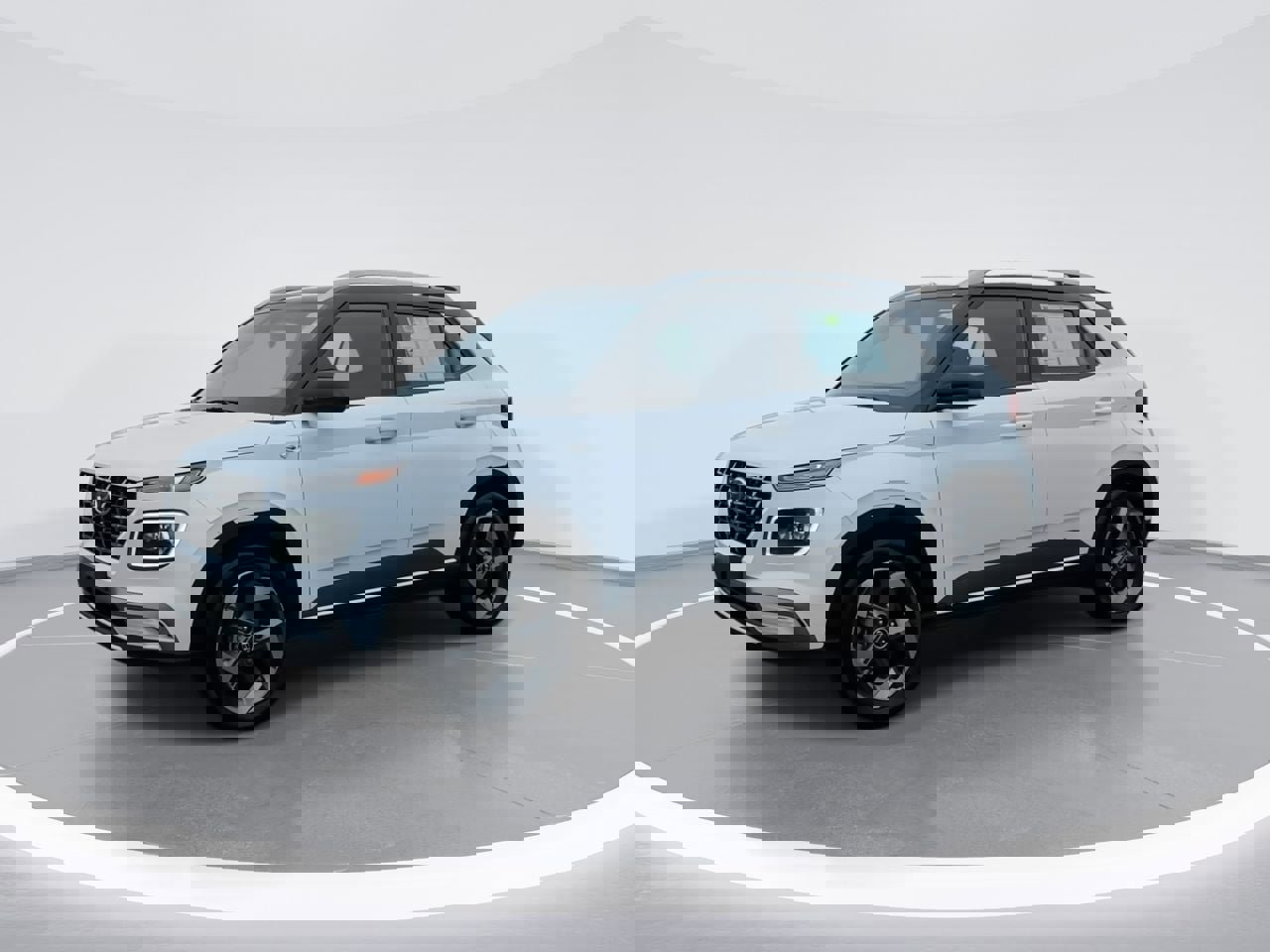 Used 2022 Hyundai Venue Limited image 3