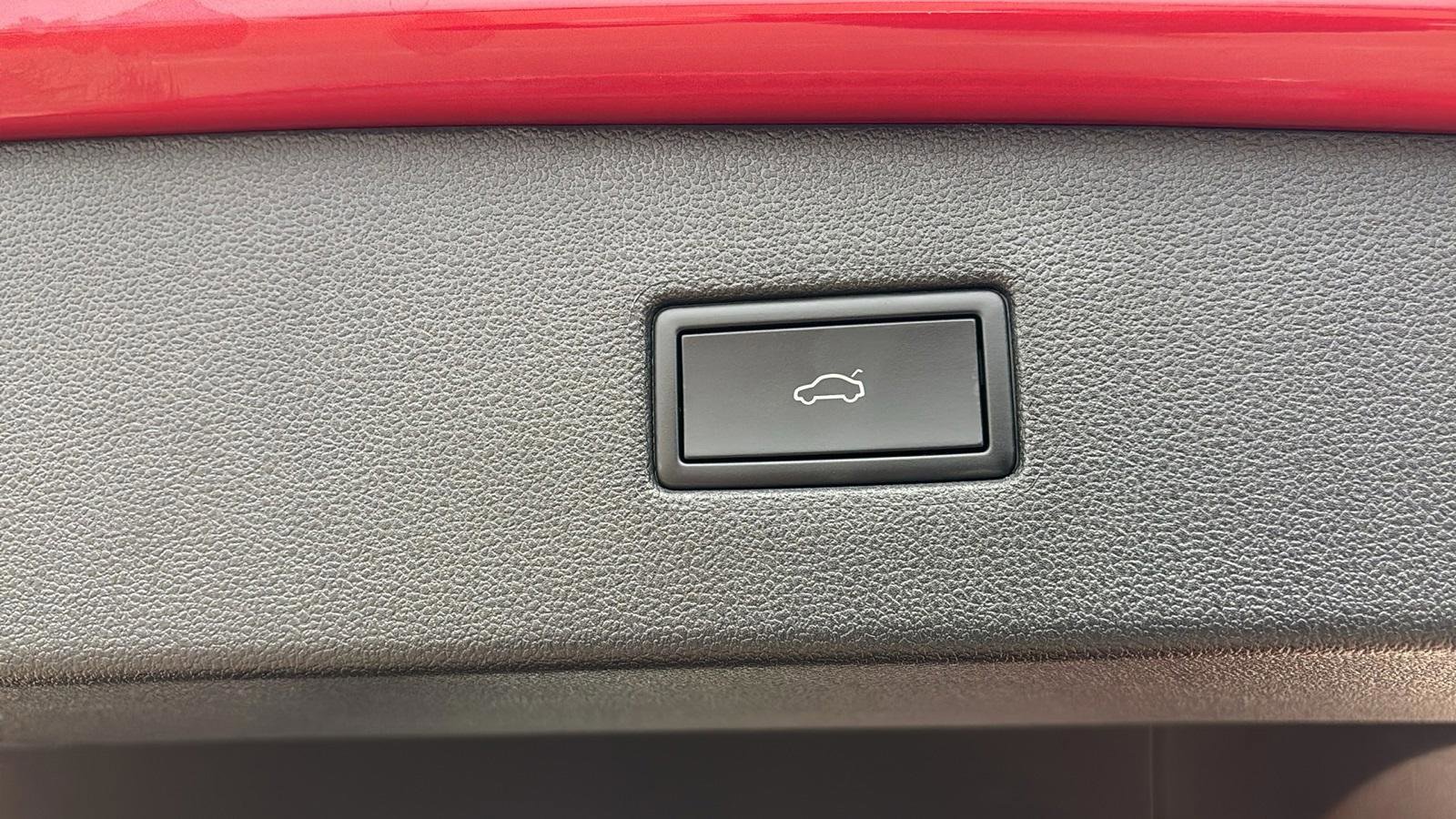 Used 2024 Volkswagen Tiguan SEL R-Line image 32