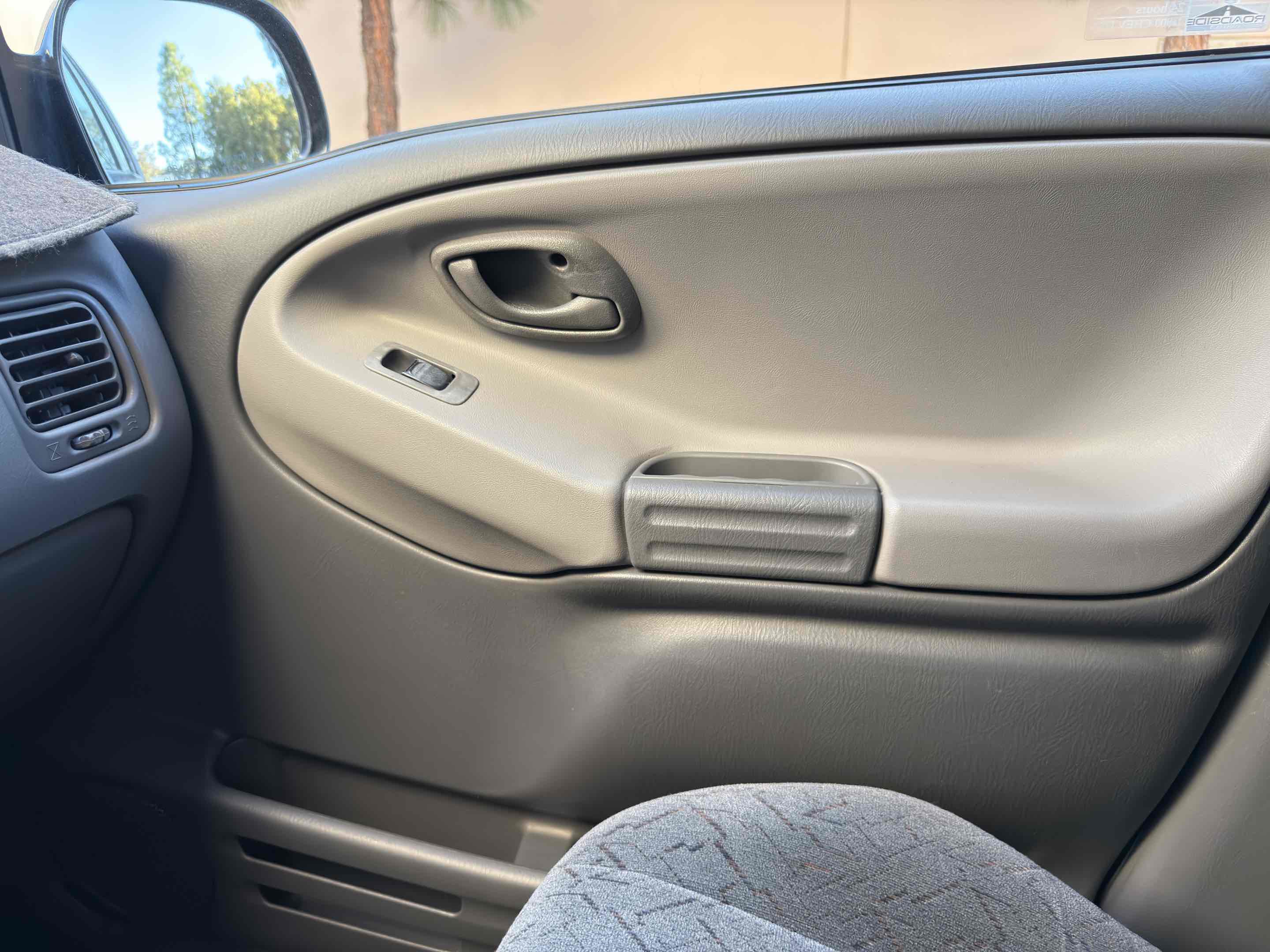 Used 2003 Chevrolet Tracker ZR2 image 61