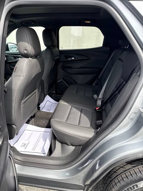 Used 2023 Chevrolet TrailBlazer RS w/ Sun and Liftgate Package AWD/4WD image 12