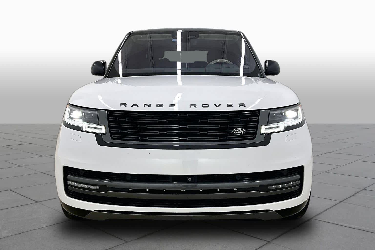 Used 2023 Land Rover Range Rover Long Wheelbase SE AWD/4WD image 4