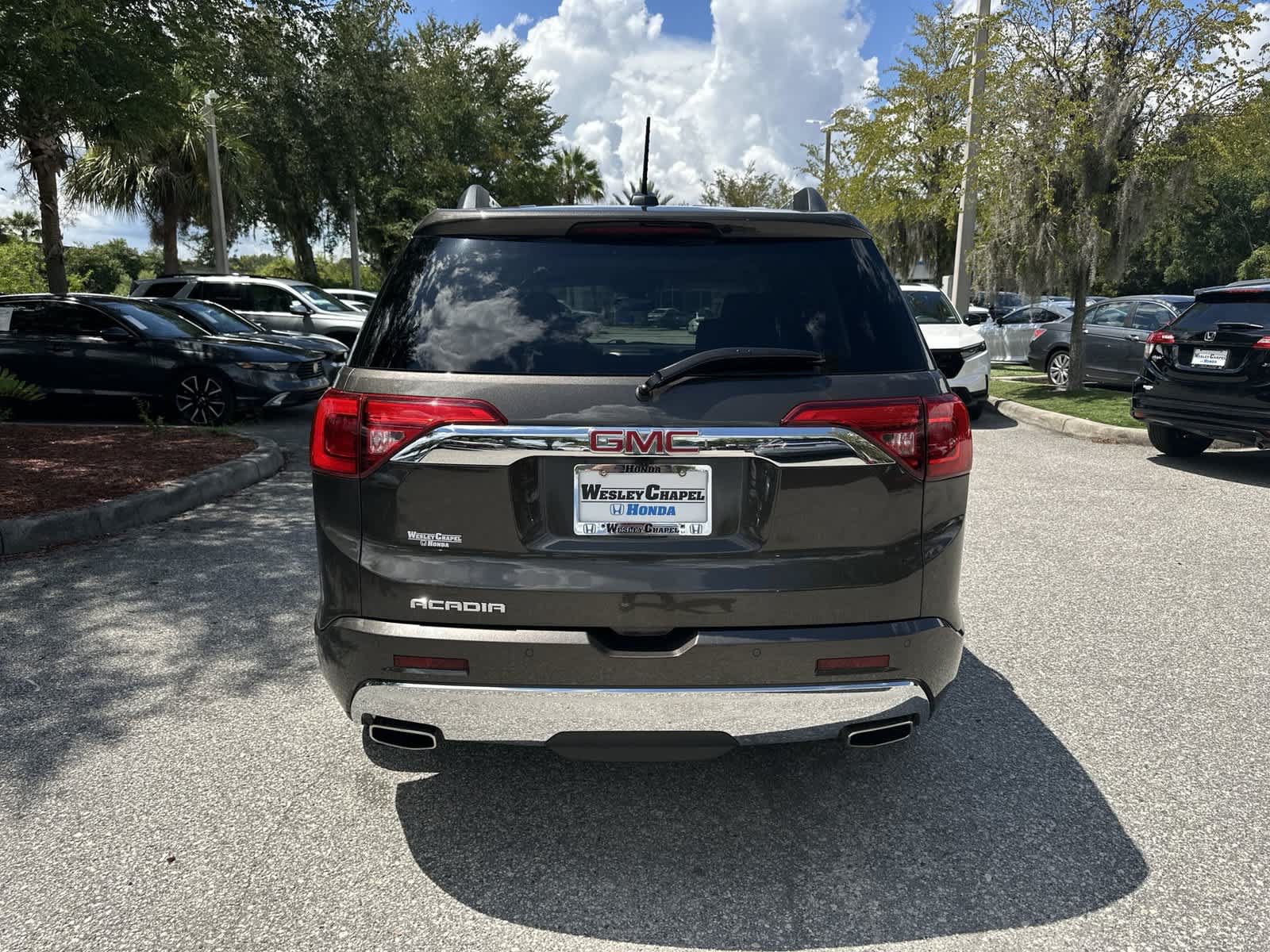 Used 2019 GMC Acadia Denali w/ Technology Package FWD image 5