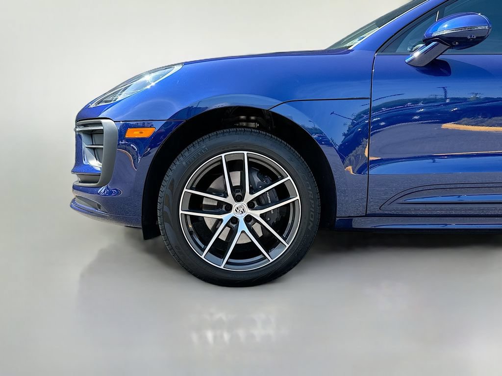 Certified 2026 Porsche Macan AWD/4WD image 33