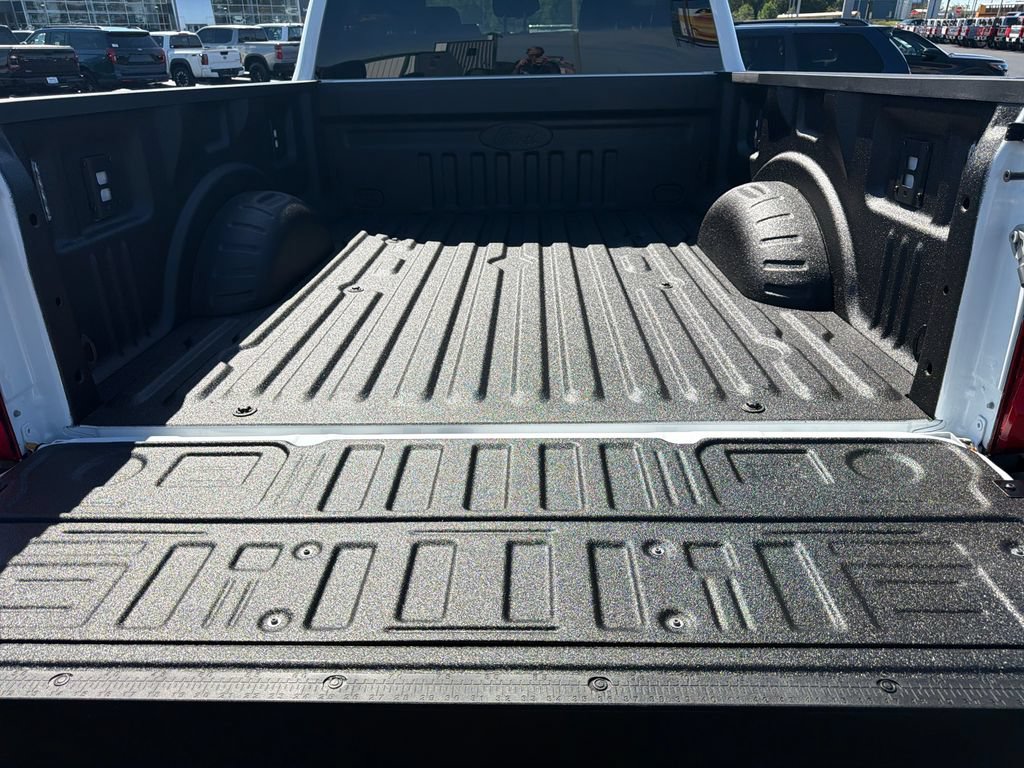 New 2027 Ford F350 XLT w/ XLT Premium Package AWD/4WD image 9