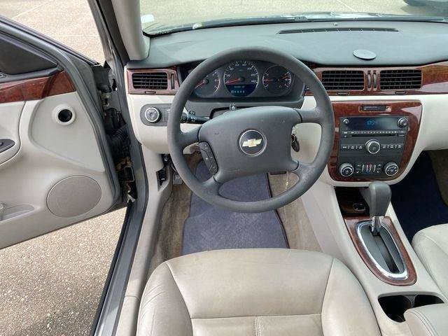 Used 2008 Chevrolet Impala LT FWD image 25