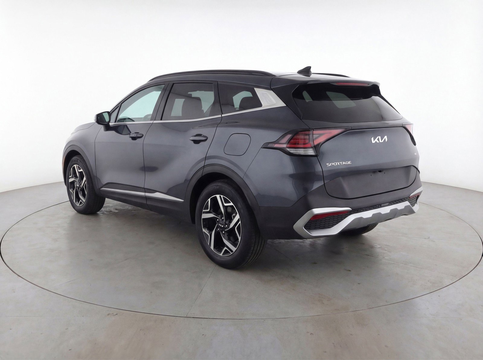 Used 2024 Kia Sportage LX image 6