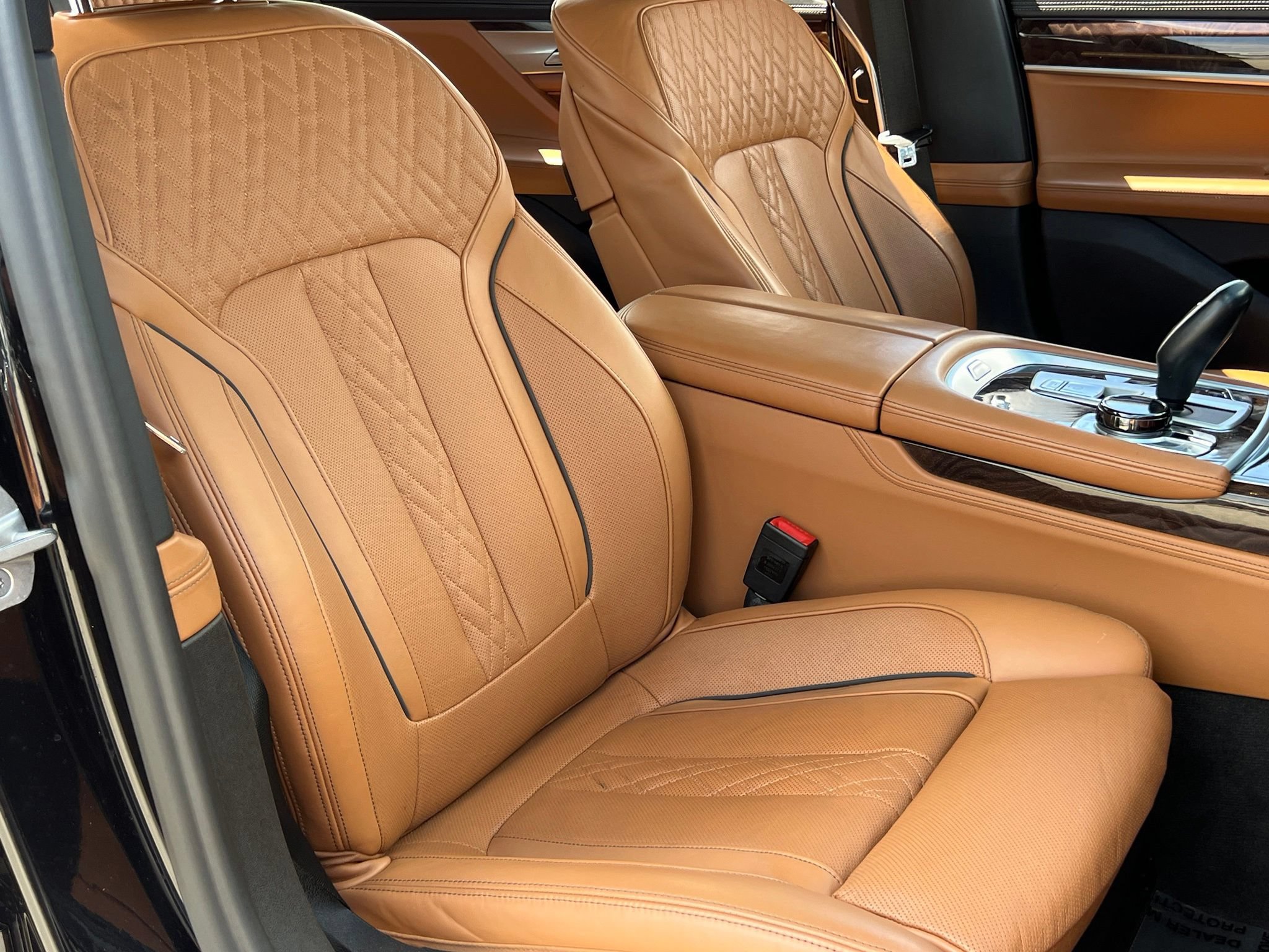 Used 2022 BMW 750i xDrive w/ Executive Package AWD/4WD image 18