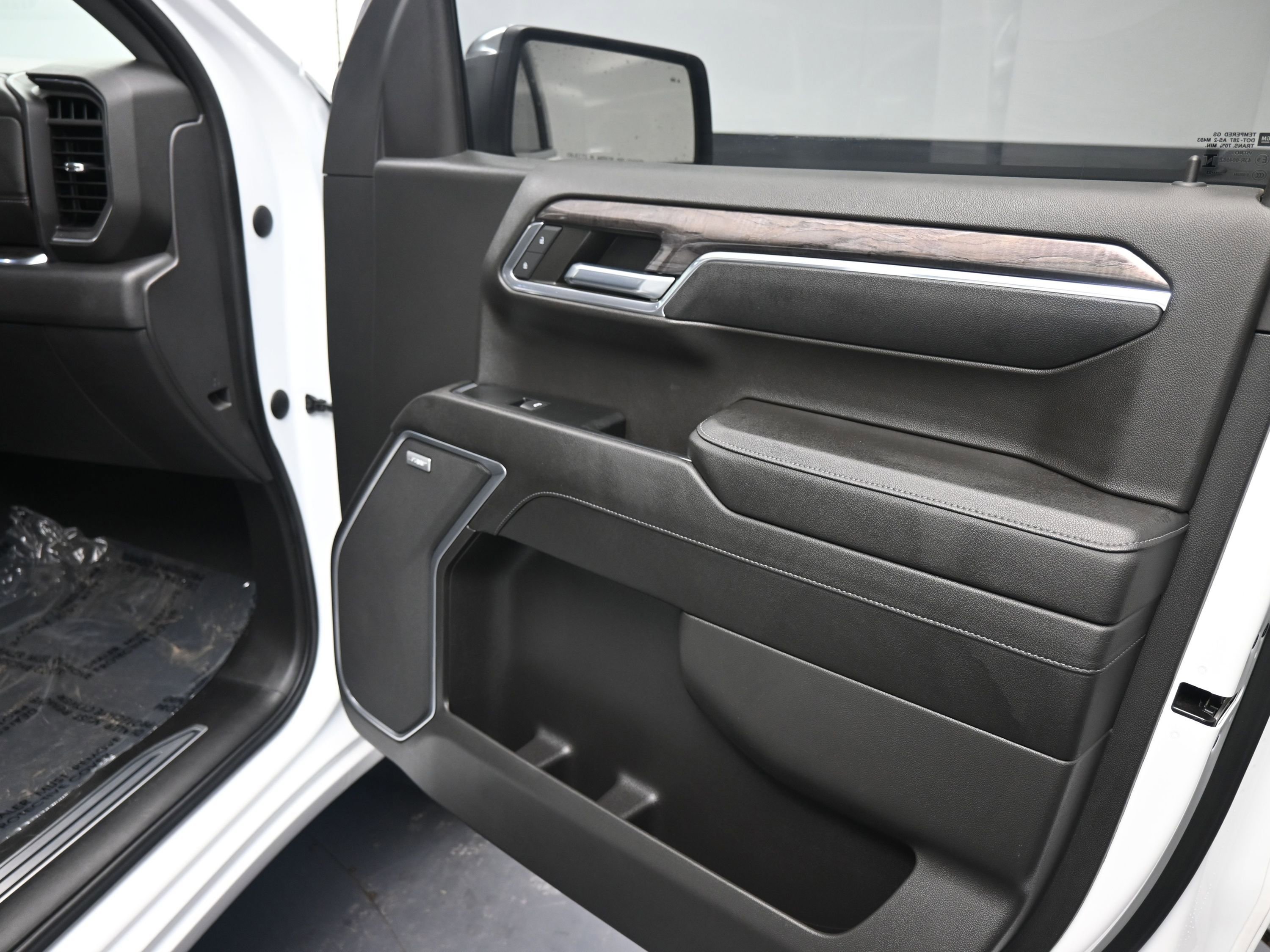 Certified 2023 Chevrolet Silverado 1500 LTZ w/ LTZ Convenience Package II image 22