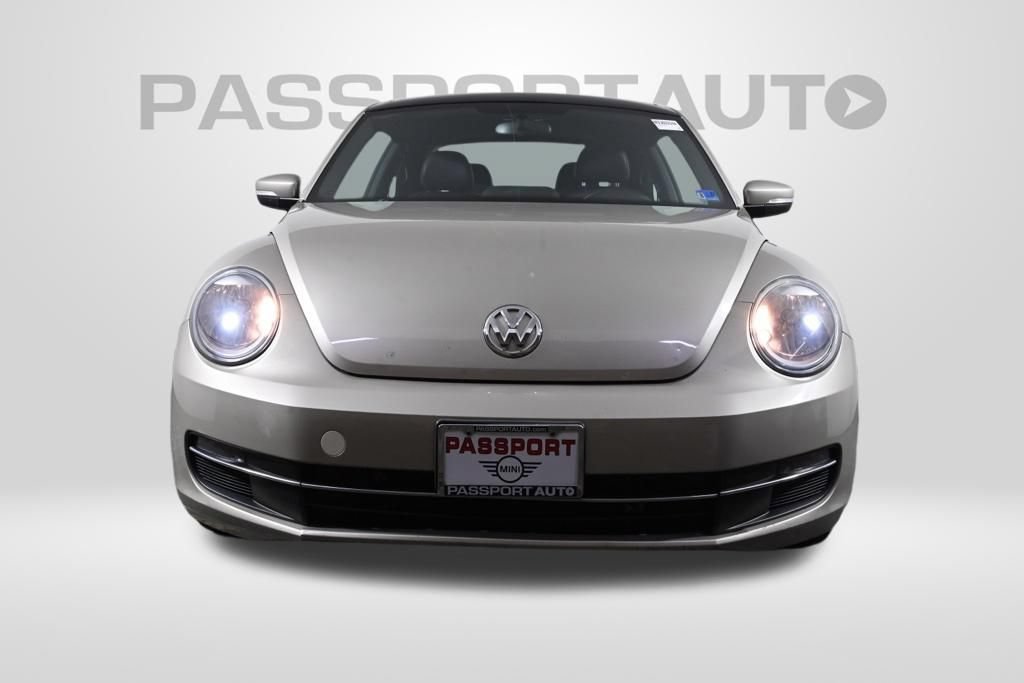 Used 2013 Volkswagen Beetle TDI FWD image 2