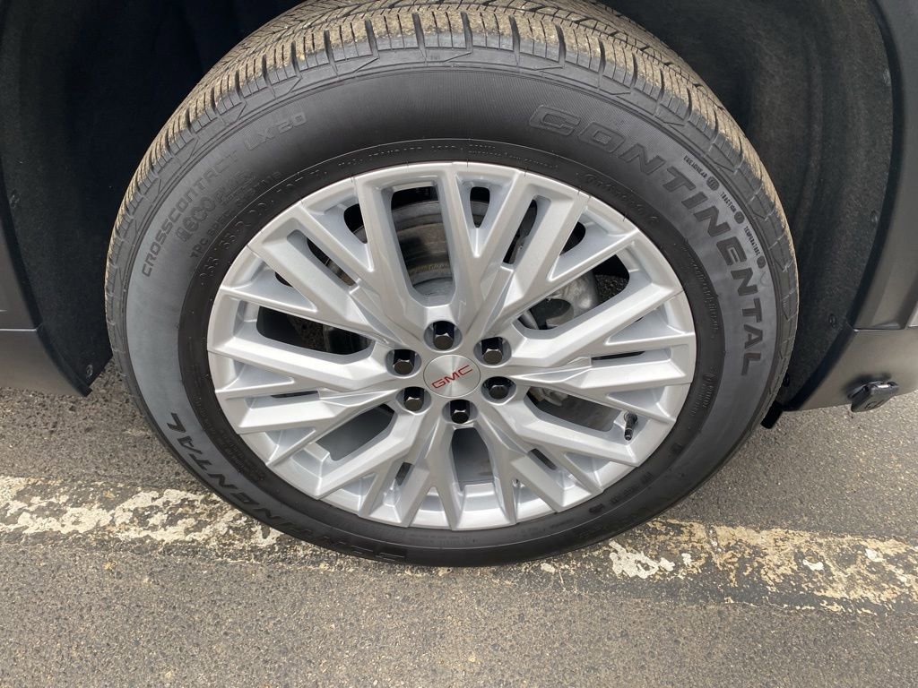 Used 2025 GMC Acadia Elevation w/ Elevation Premium Package image 9