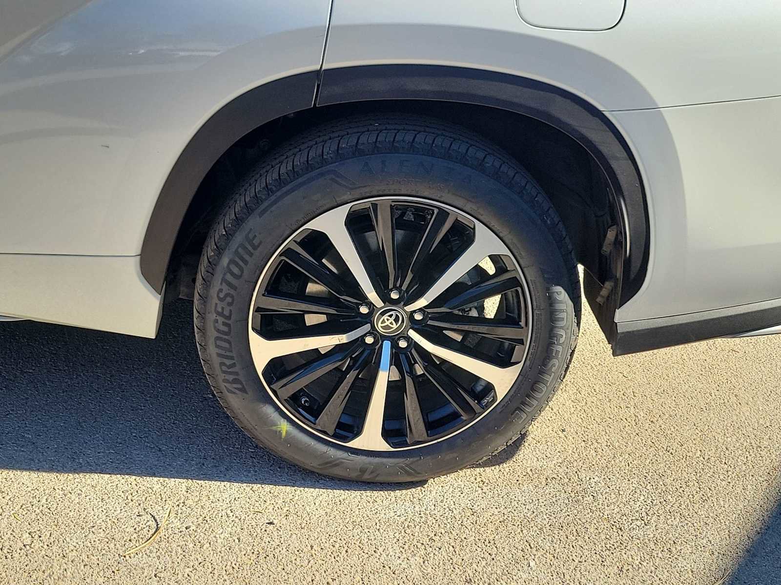 Used 2021 Toyota Highlander XSE image 8