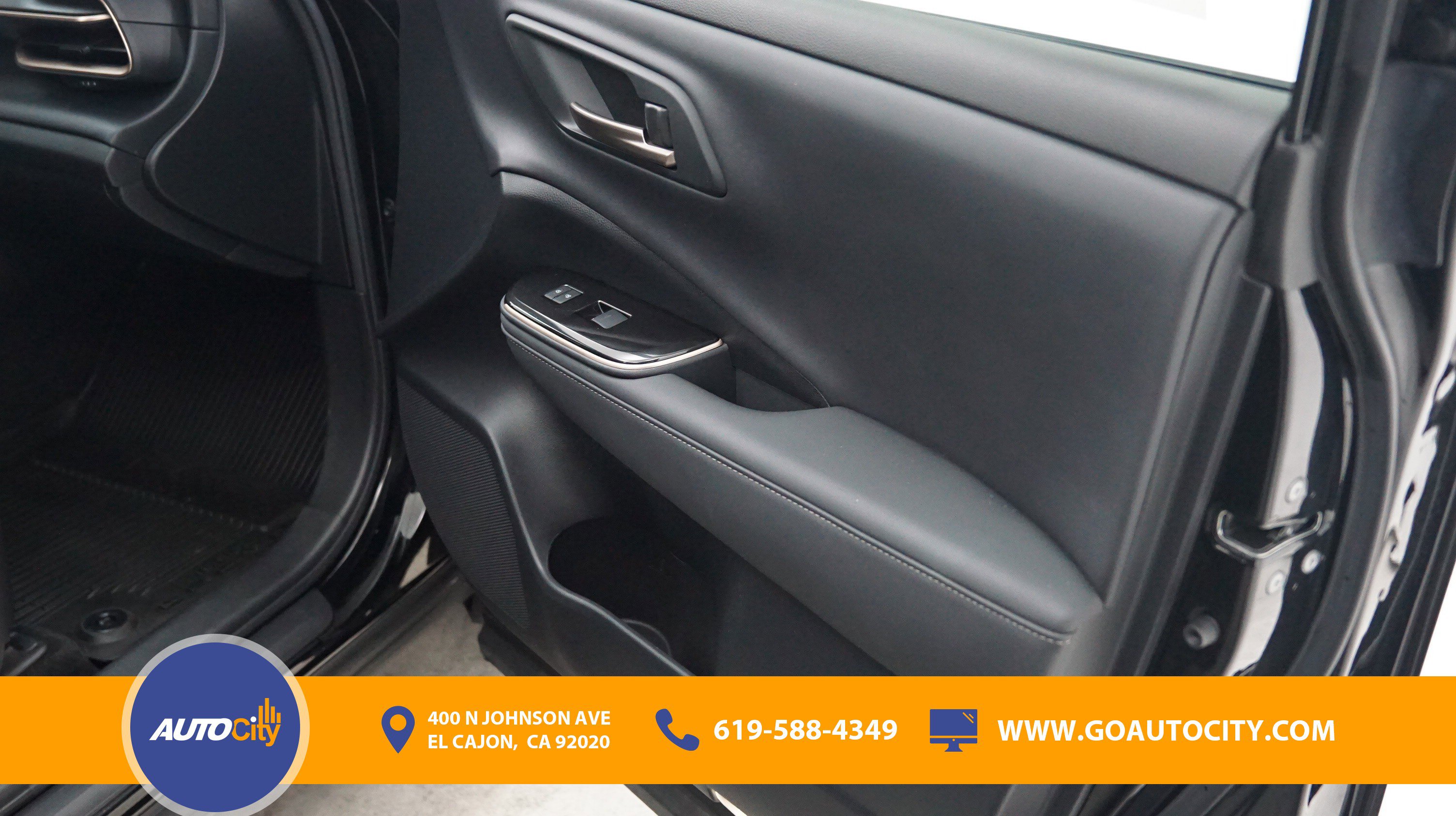 Used 2024 Toyota Crown XLE AWD/4WD image 17