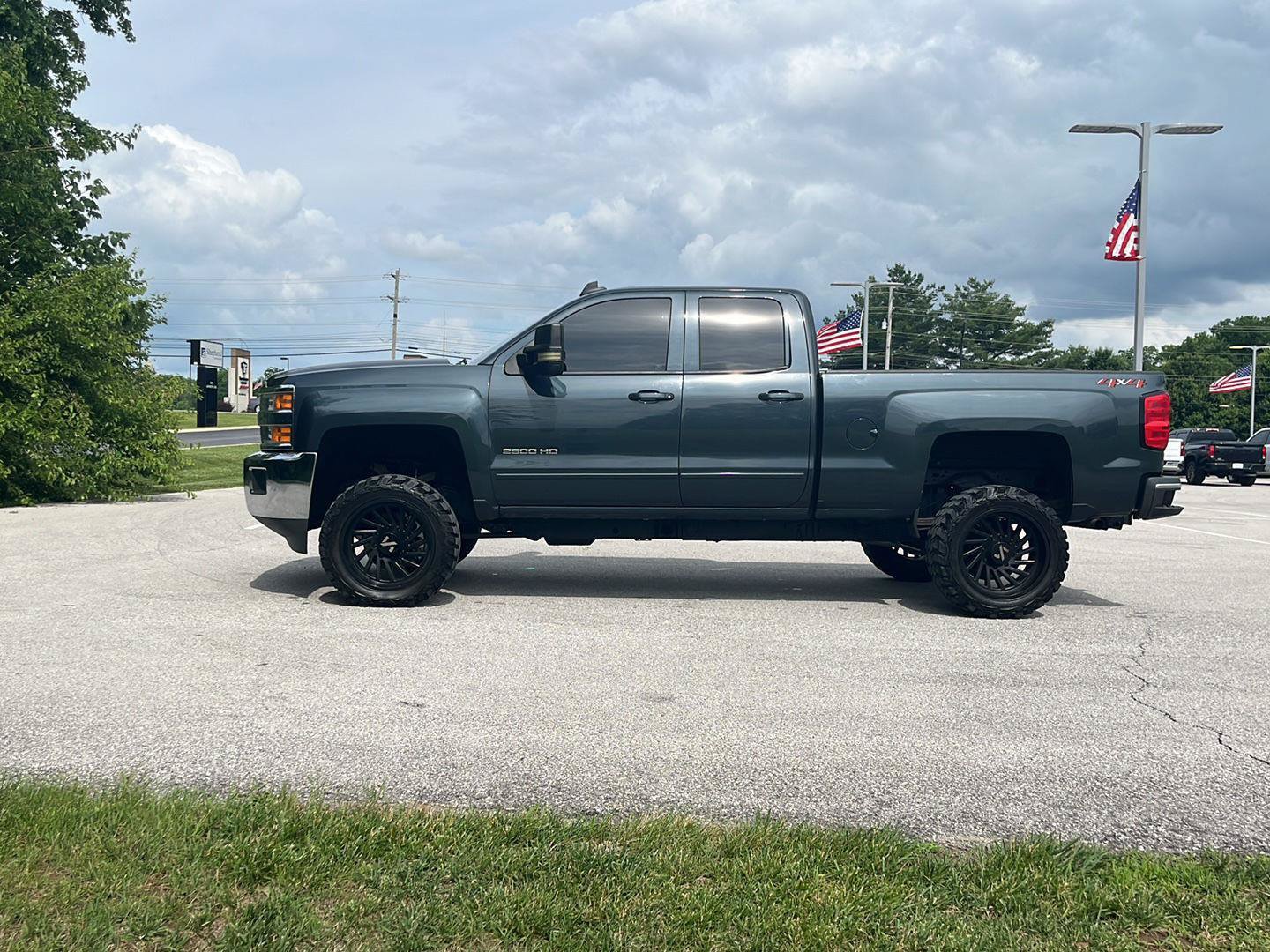 Used 2018 Chevrolet Silverado 2500 LT w/ All Star Edition AWD/4WD image 2