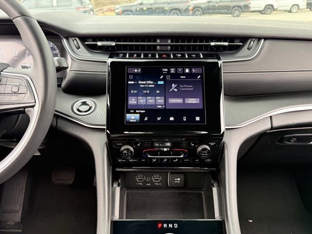 Certified 2024 Jeep Grand Cherokee L Laredo image 18