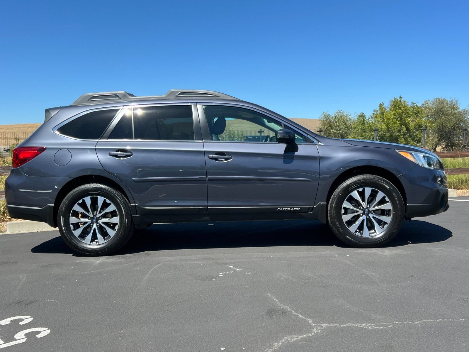 Used 2016 Subaru Outback 2.5i Limited AWD/4WD image 7