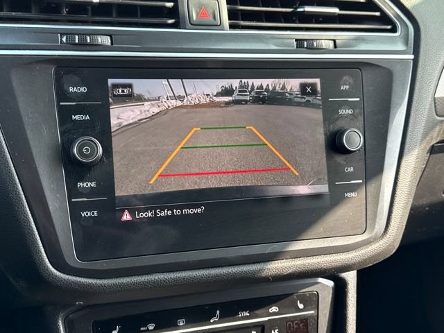Used 2022 Volkswagen Tiguan SE w/ Panoramic Sunroof Package image 24