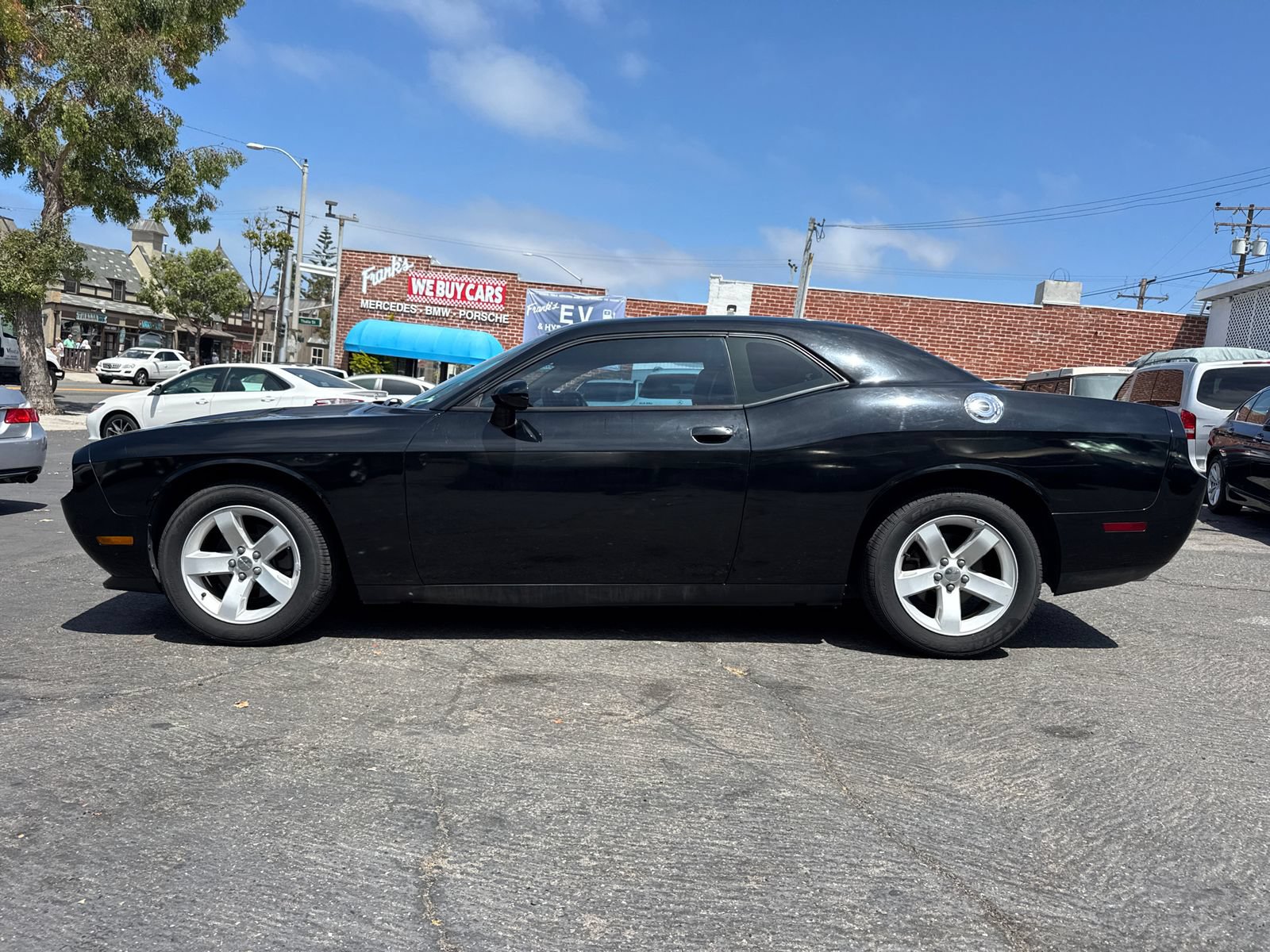 Used 2014 Dodge Challenger SXT RWD image 5
