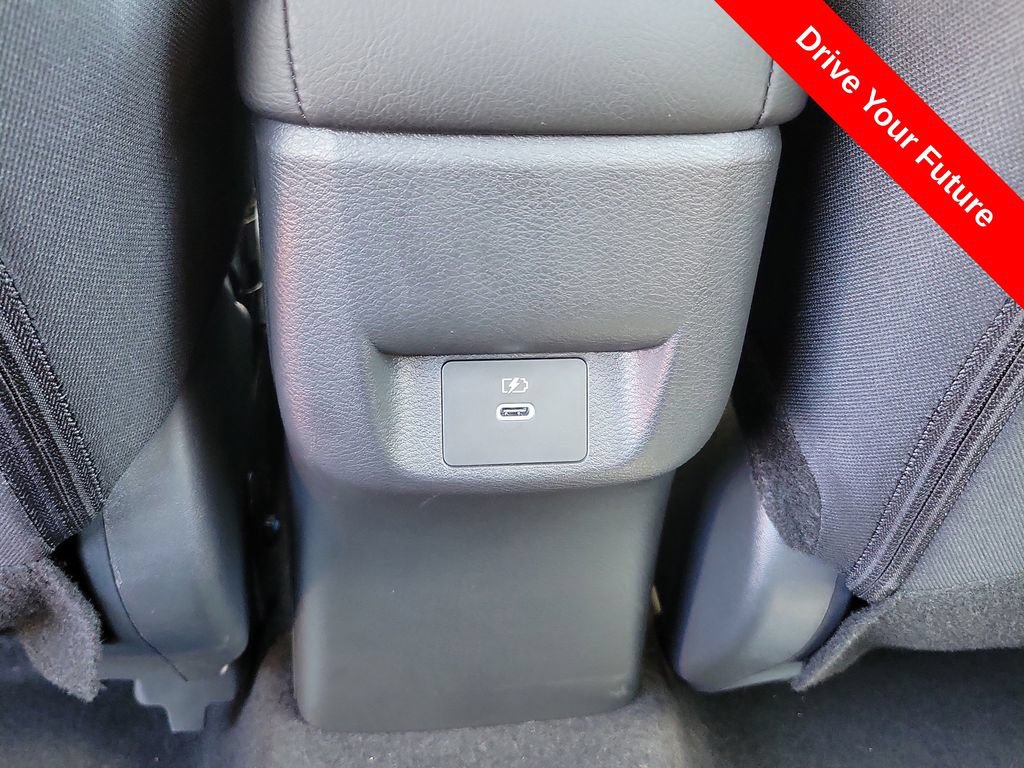 Used 2025 Nissan Versa SV w/ Trunk Package FWD image 23