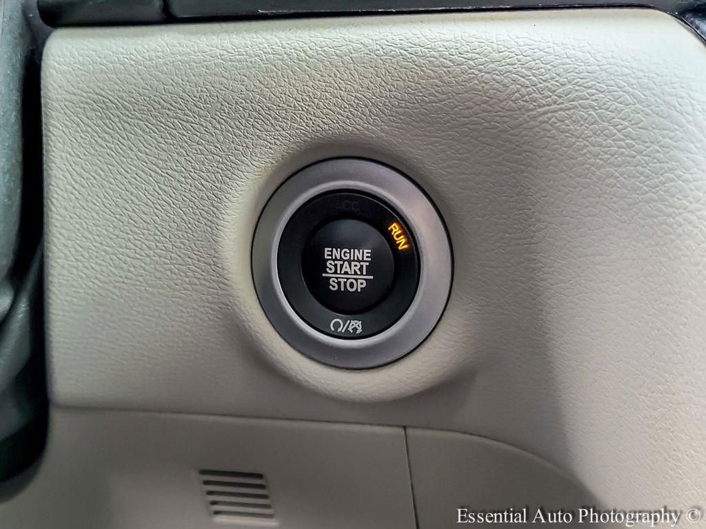 Used 2019 Chrysler Pacifica Touring-L w/ Advanced Safetytec Group image 18