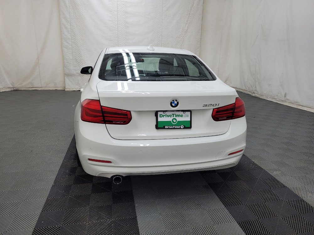 Used 2017 BMW 320i Sedan RWD image 6