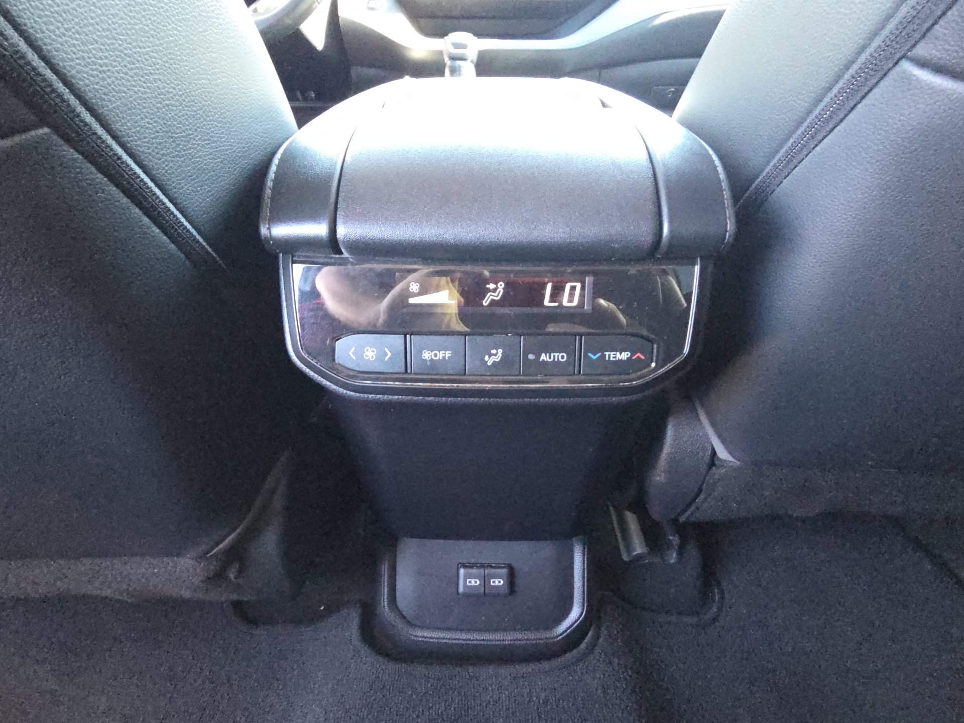 Used 2023 Toyota Highlander XLE AWD/4WD image 31