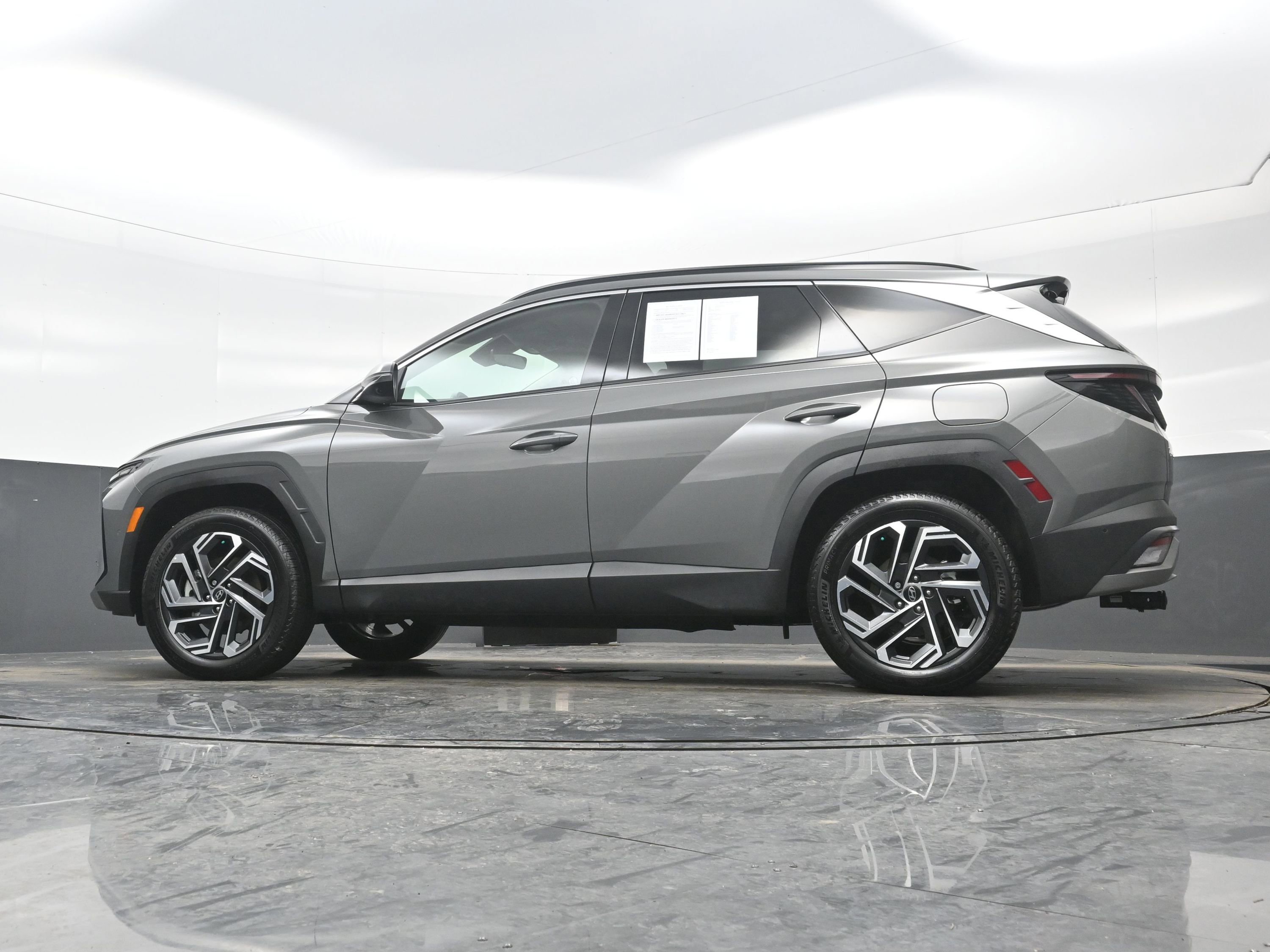 Certified 2025 Hyundai Tucson Limited image 29