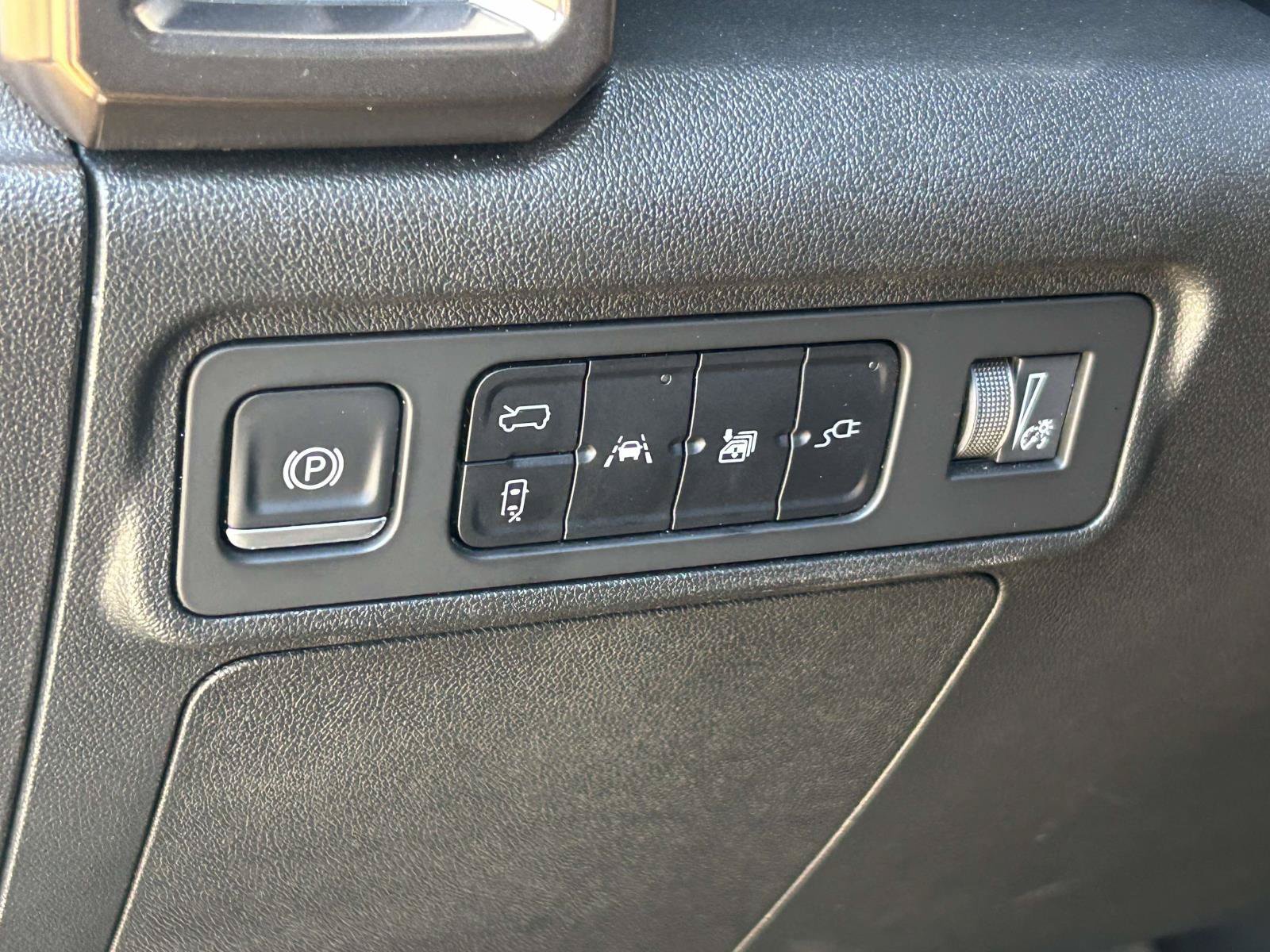 Used 2024 GMC Hummer EV 3X AWD/4WD image 22