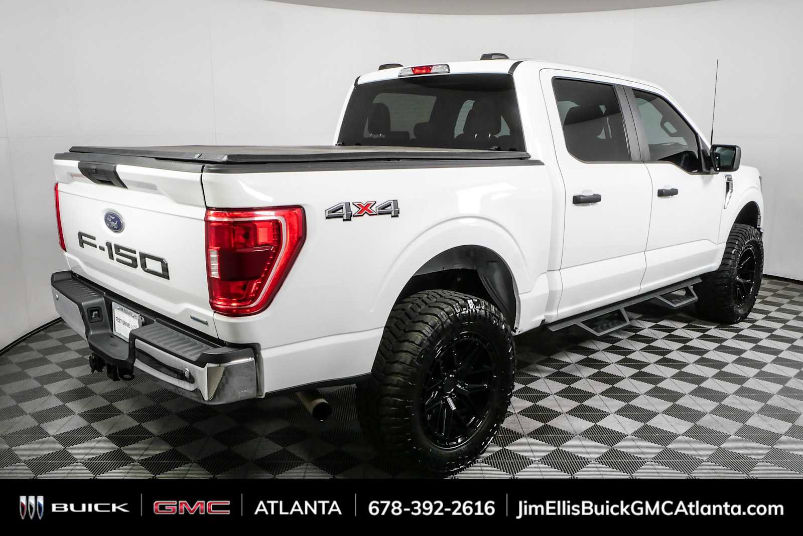 Used 2023 Ford F150 XLT AWD/4WD image 3
