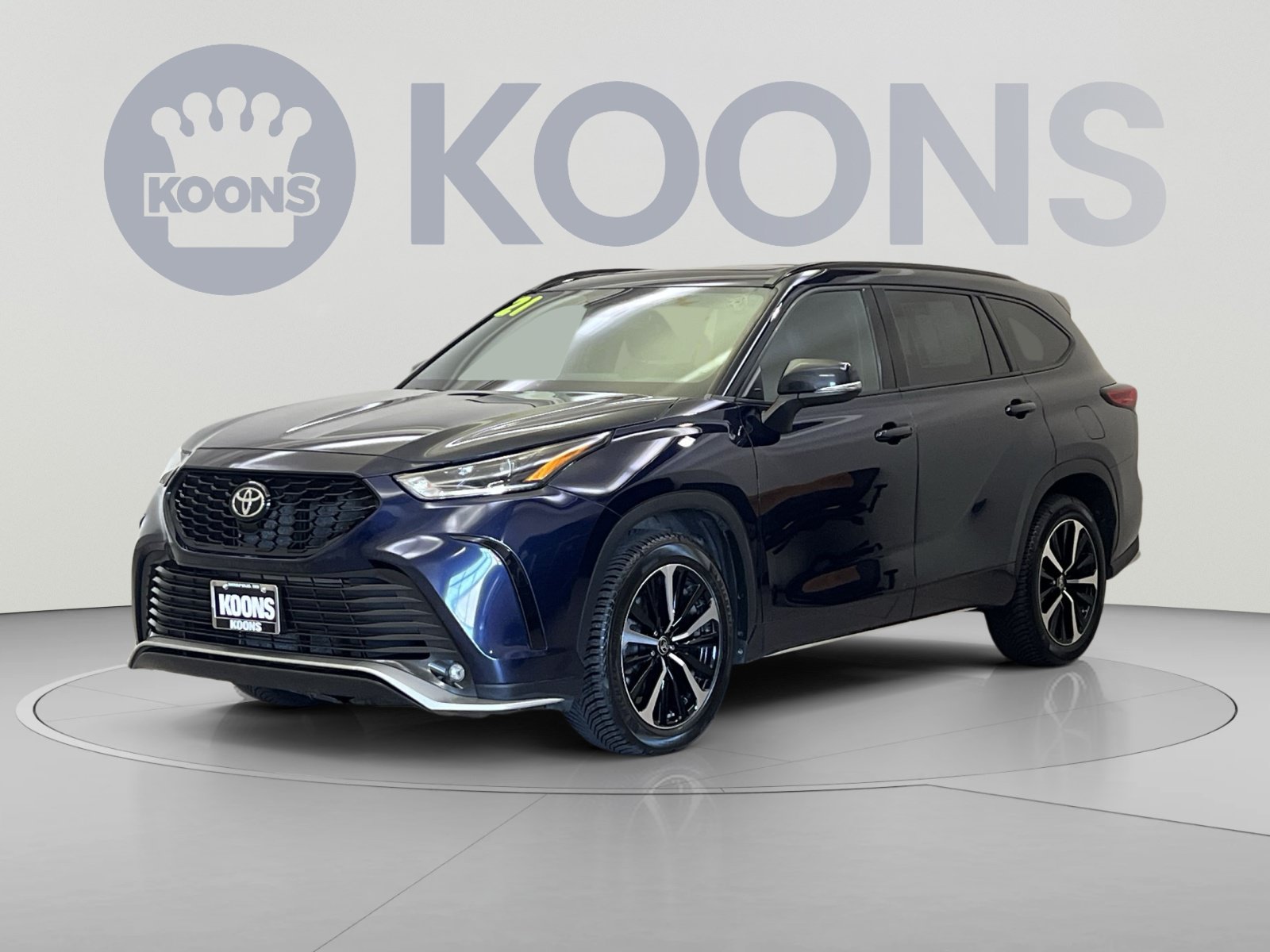 Used 2021 Toyota Highlander XSE AWD/4WD image 1