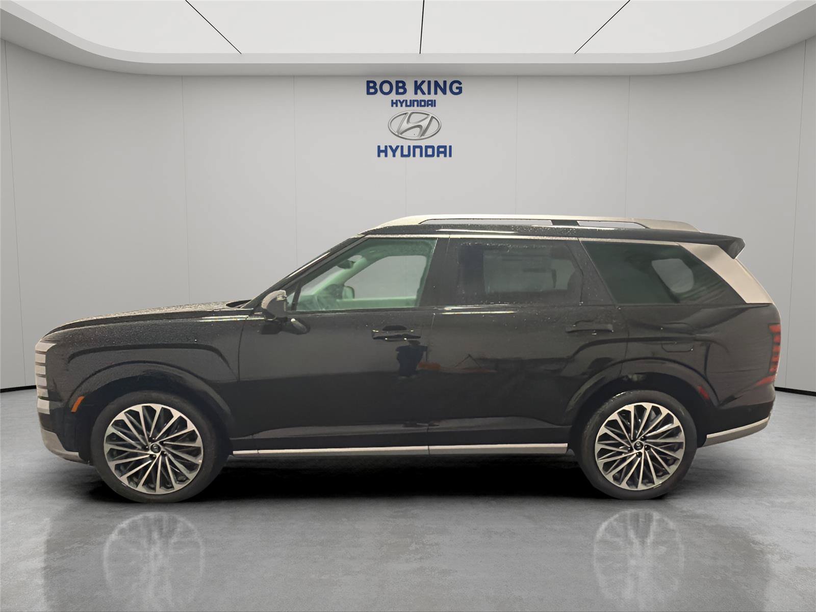 New 2026 Hyundai Palisade Calligraphy FWD image 2
