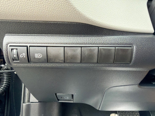 Used 2025 Toyota Corolla LE FWD image 26