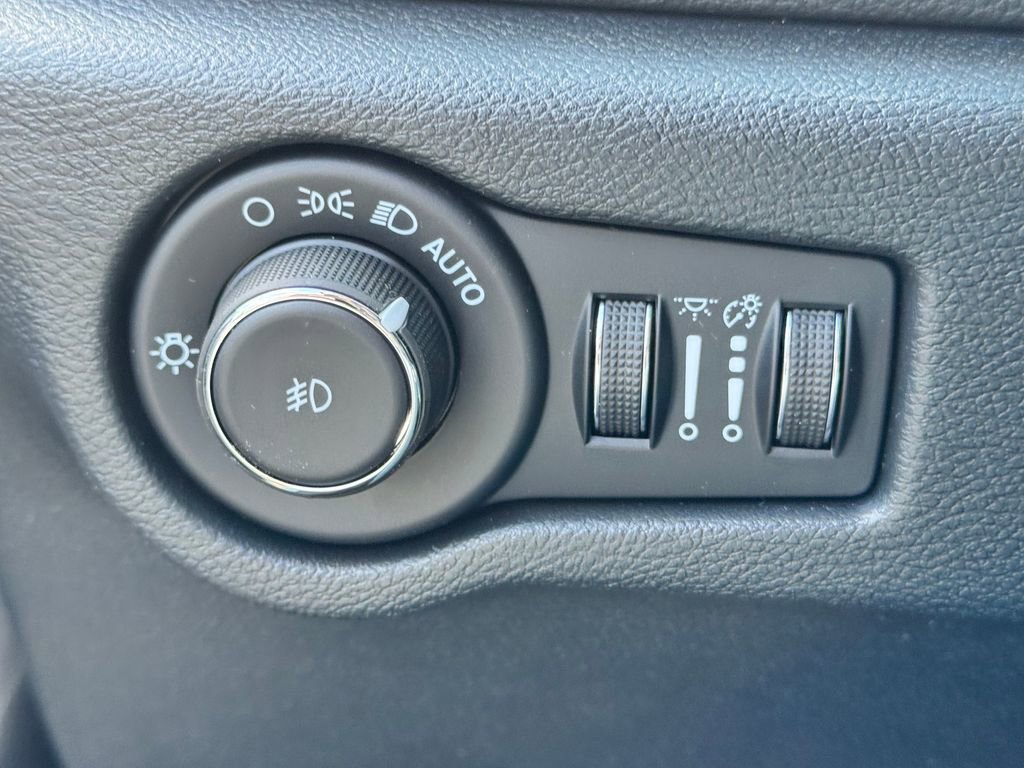 New 2026 Chrysler Pacifica Select image 27