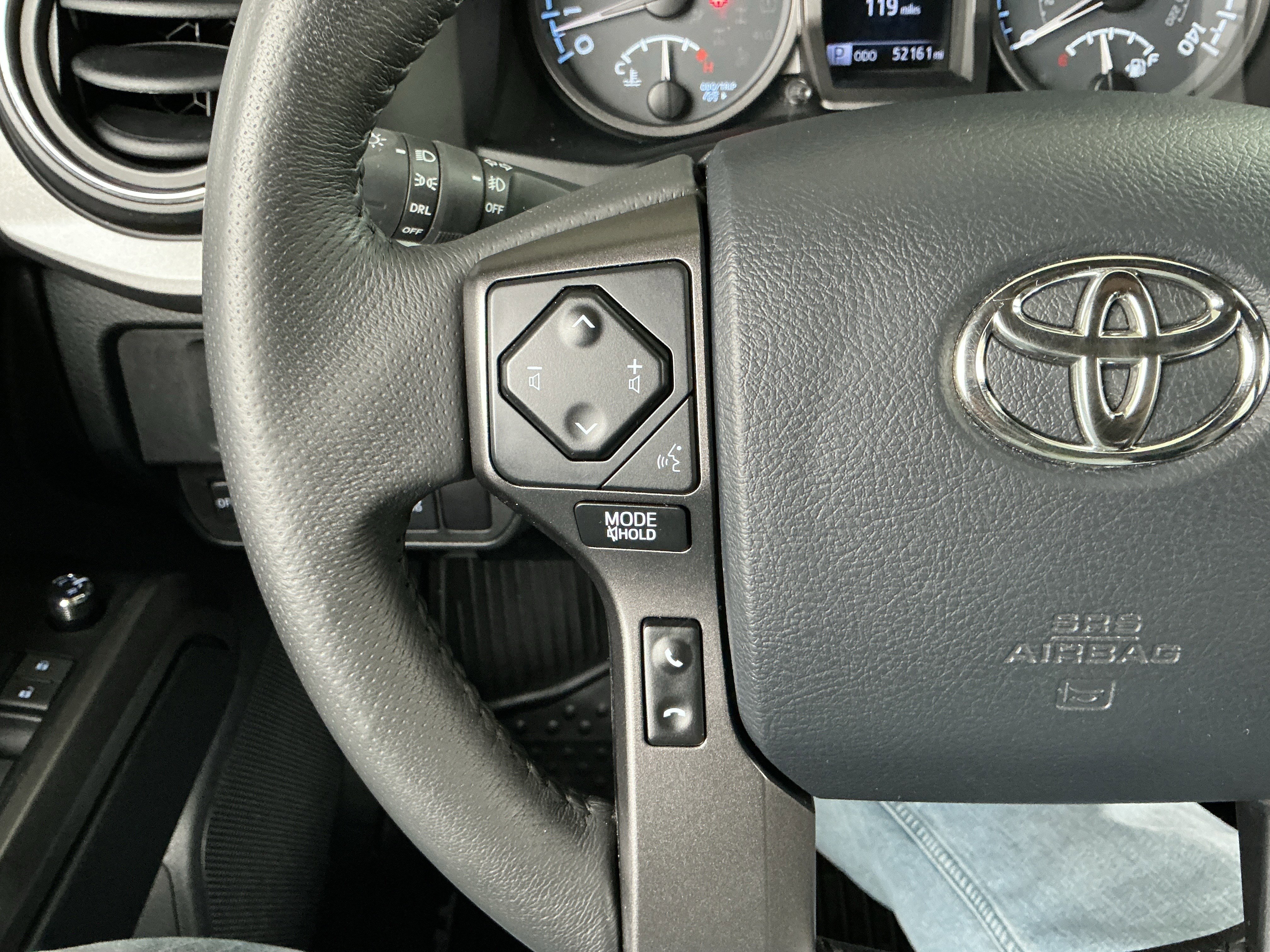Used 2018 Toyota Tacoma TRD Off-Road image 12