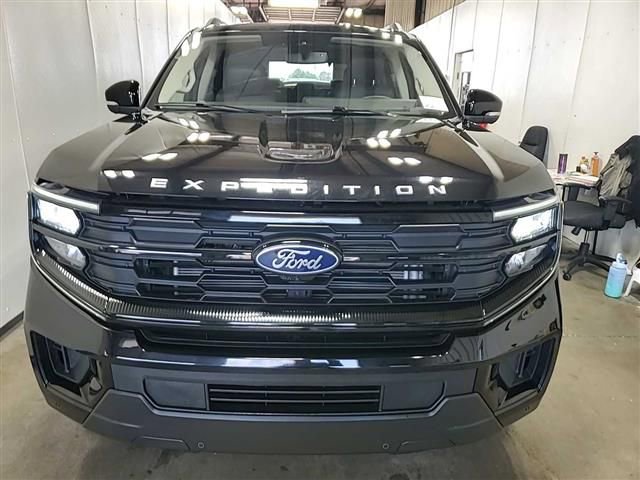 Used 2025 Ford Expedition Active image 7