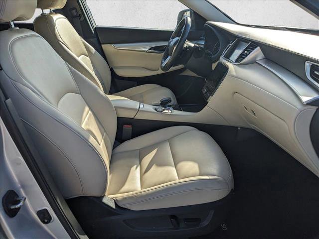 Used 2019 INFINITI QX50 Luxe image 19
