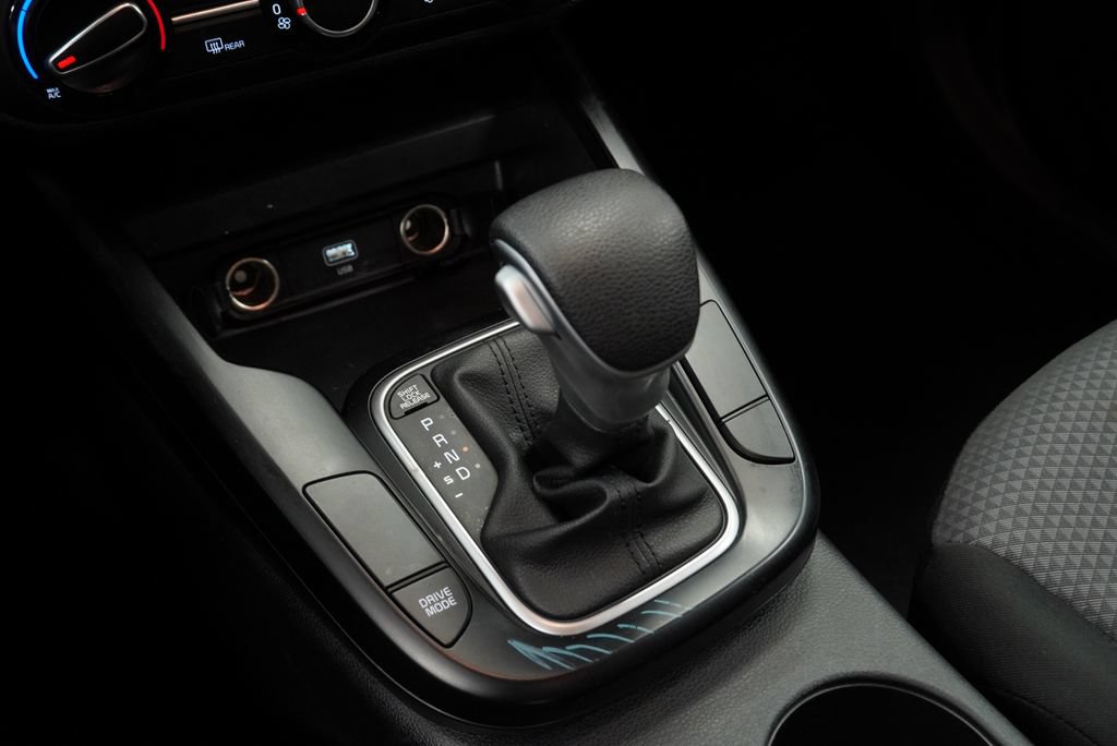 Used 2025 Kia Soul LX w/ LX Technology Package FWD image 20