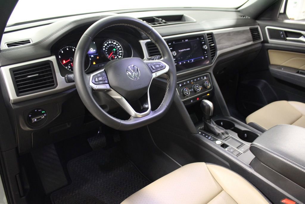 Used 2021 Volkswagen Atlas Cross Sport SE FWD image 4